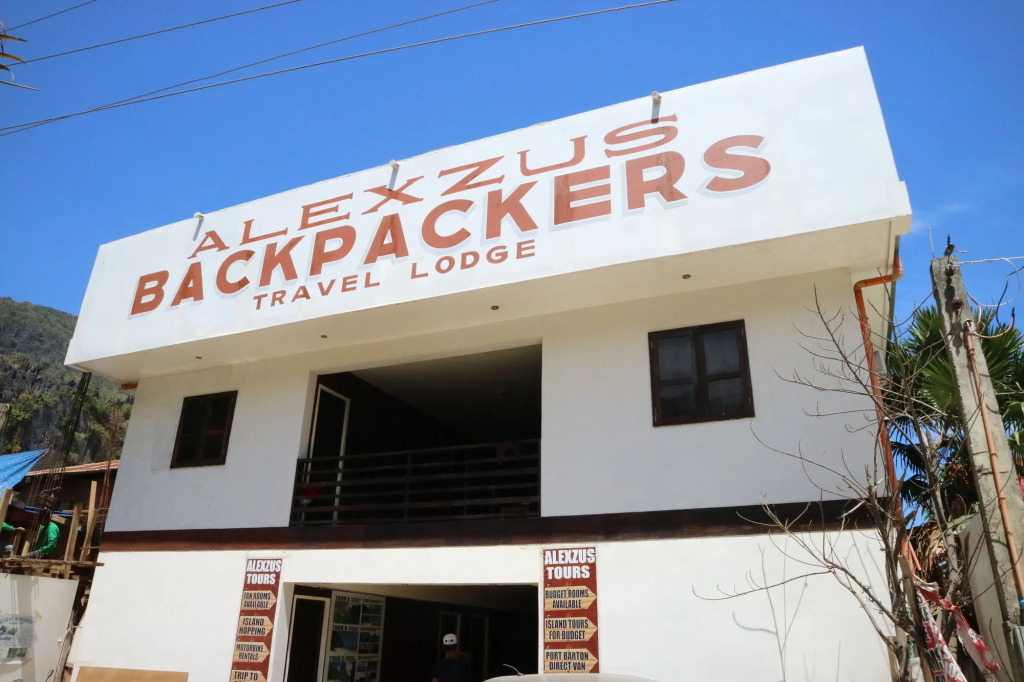 Alexzus Backpacker Travel Lodge
