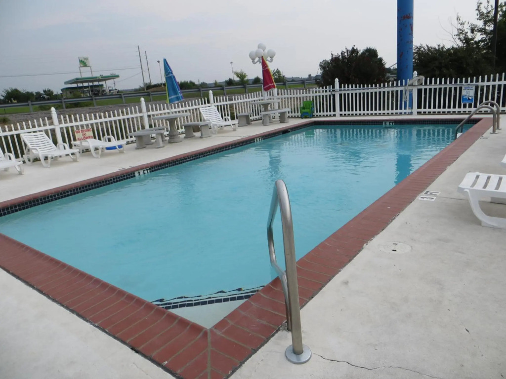 Patti's Inn & Suites
