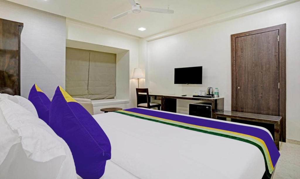 Treebo Premium Golden Bliss Trimurti Nagar Square