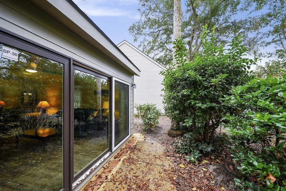 Ocean Cove 835