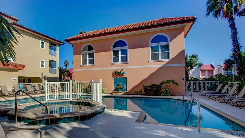 225 Bradenton Beach Club
