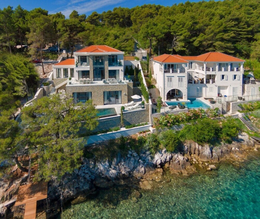 Luxury Villa Silent with Infinity Pool