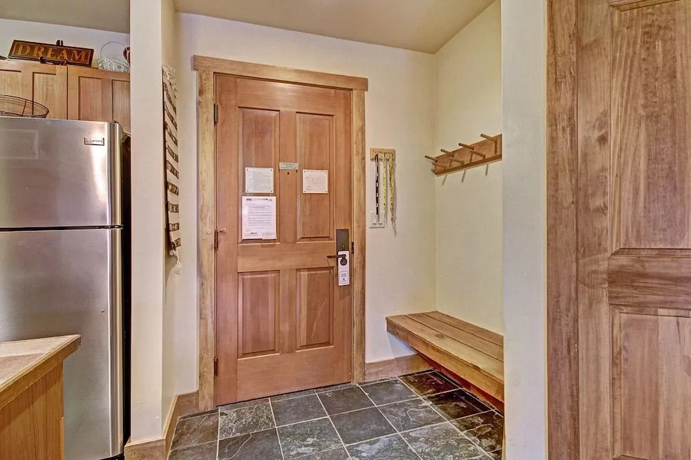 2296 Red Hawk Lodge 2 Bedroom Condo by RedAwning