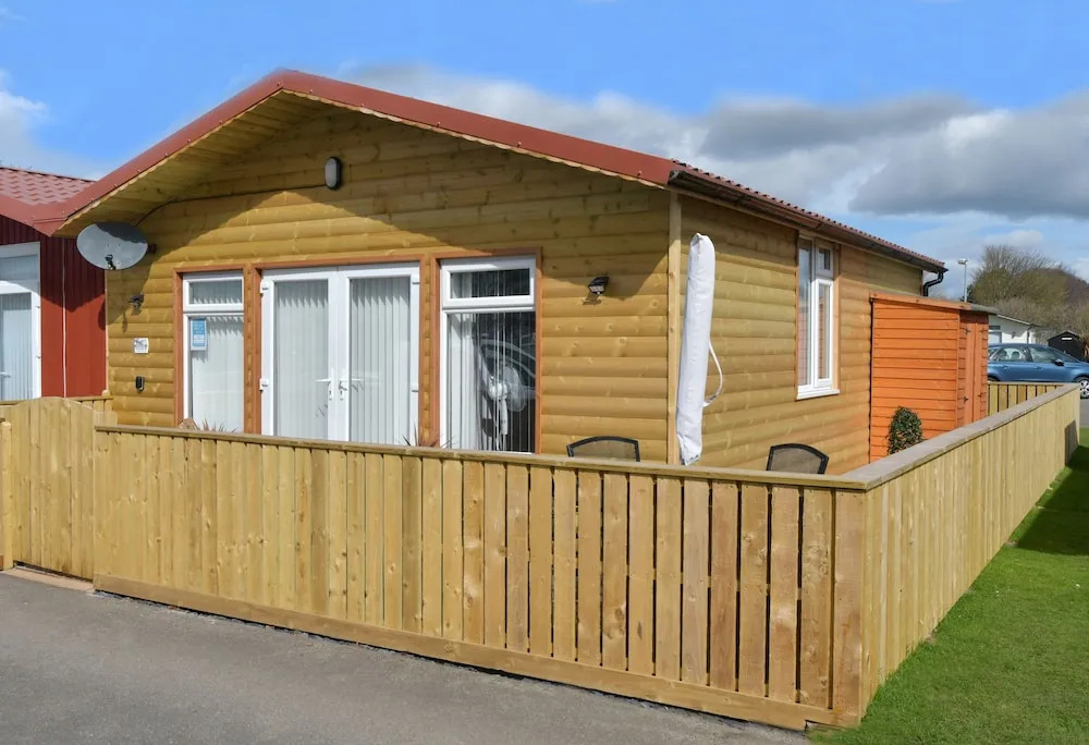 Pet friendly sleeps 6 Chalet Bridlington free elec