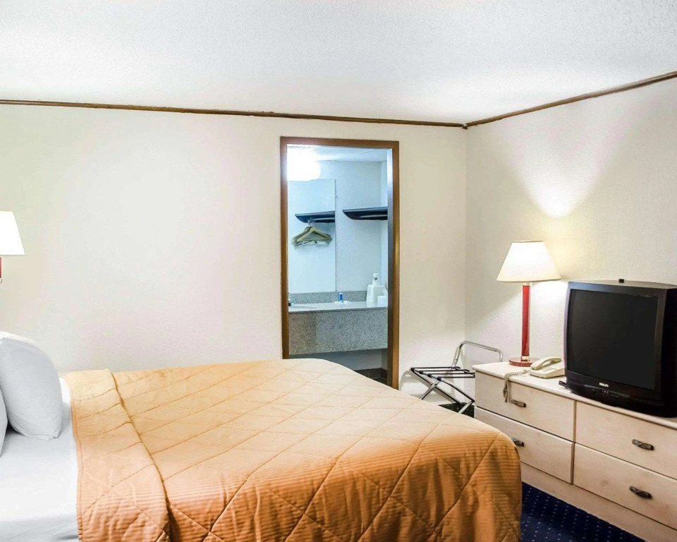 Отель Rodeway Inn Carlisle North