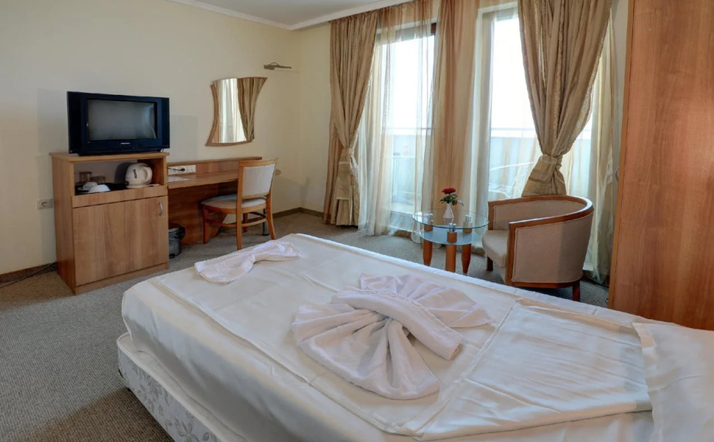 Lalov Egrek Hotel
