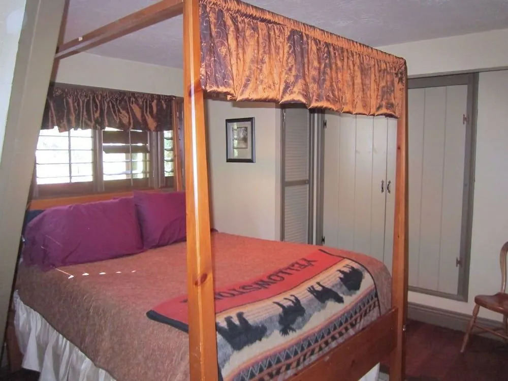 Always Inn Idyllwild Vacation Cottages