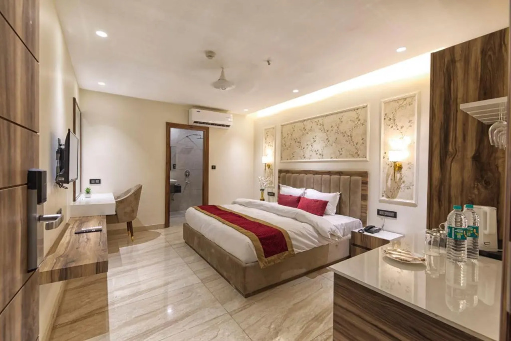 Royal 9 hotel & Banquet