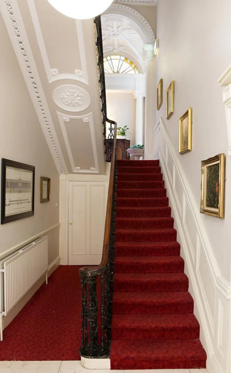 Albany House