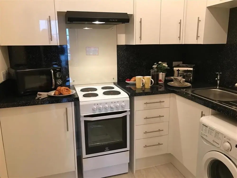 The Berwyn - Berwyn House - Central Wrexham - Sleeps Up to 7