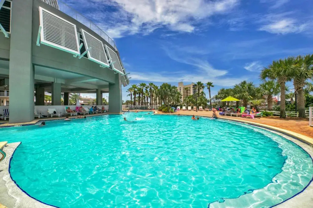 On the 3-d Floor, Laketown 324 - Large 2 BD , Great Views and Amenities