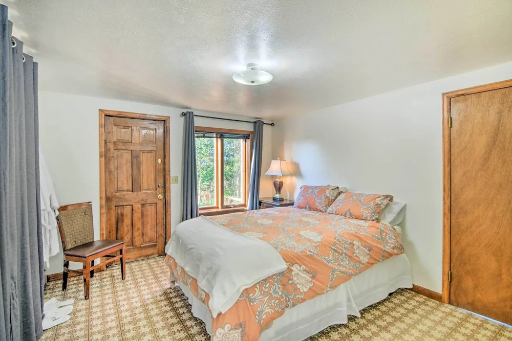 'moose Park Lodge' Charming Walden Retreat!