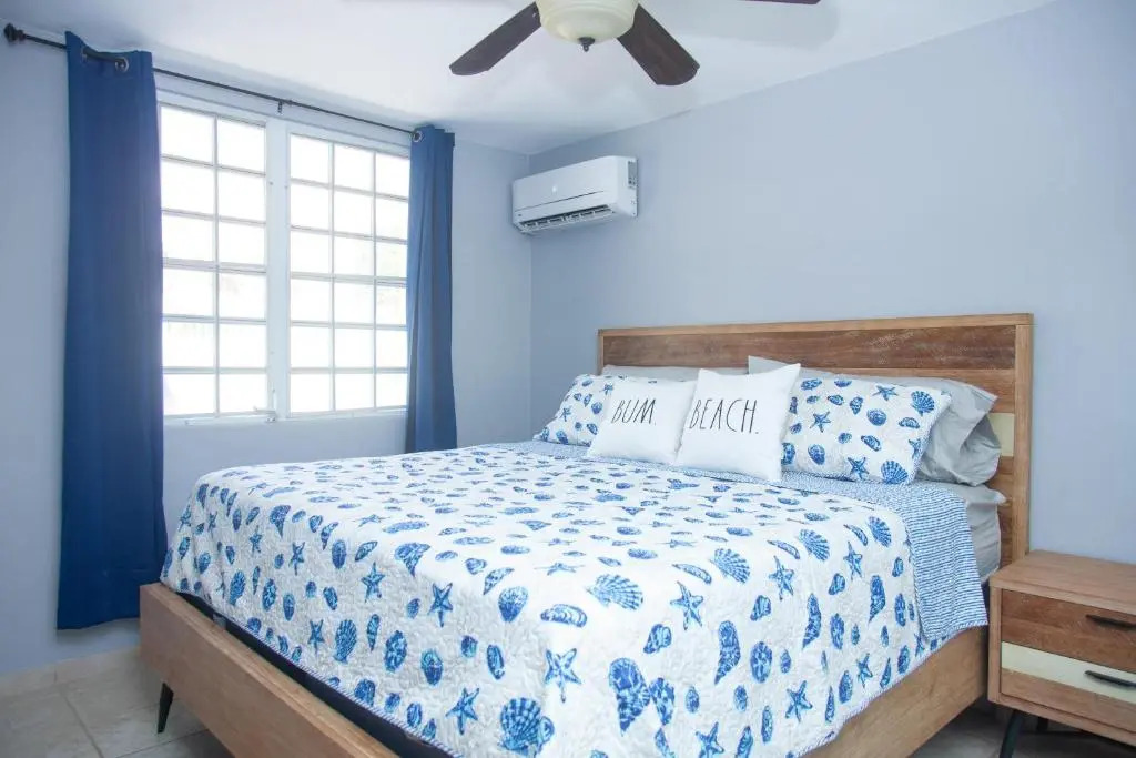 Two bedroom villa Penthouse, rooftop terrace steps from Sandy Beach PRV 301Sandy Beach and the west