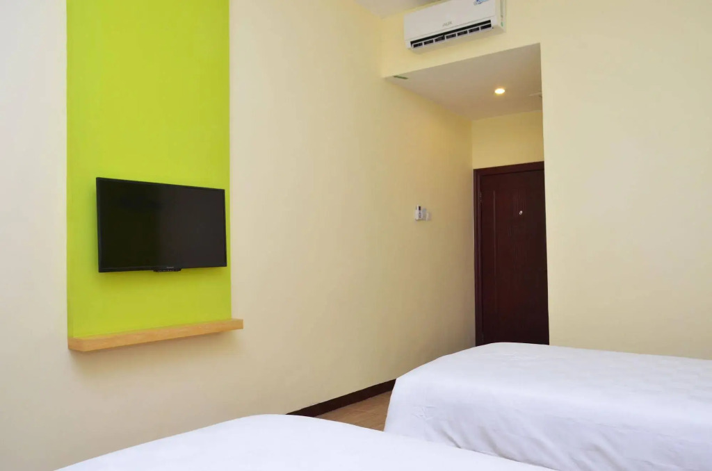 ZEN Rooms Raya Rungkut