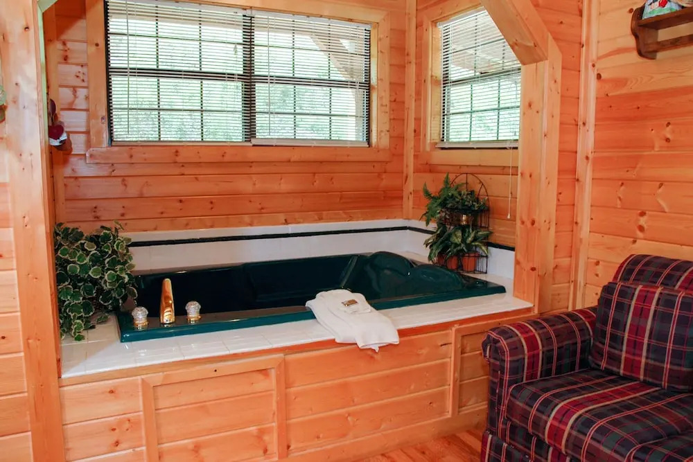 ON THE RIDGE - 3 Br Cabin