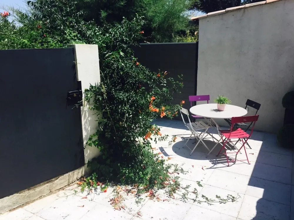 Studio in Roquefort-la-bédoule, With Enclosed Garden and Wifi - 4 km F