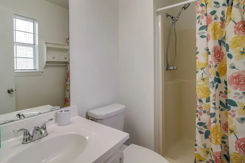 Savannah Vacation Rental ~ 8 Mi to River Street!