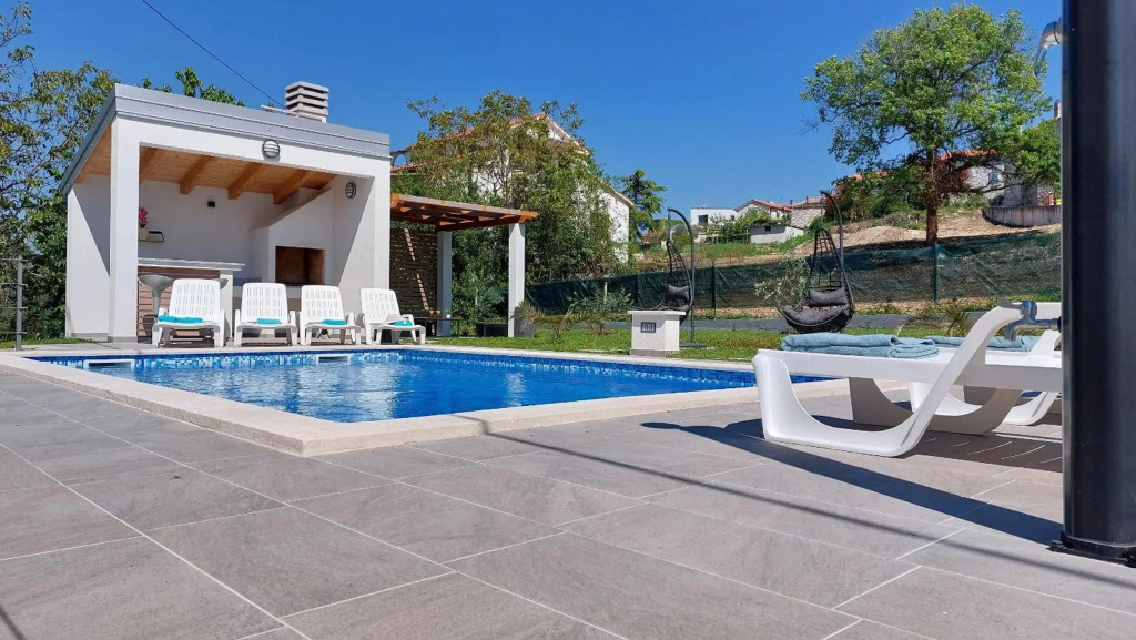 Villa Amoena with Pool and Sauna