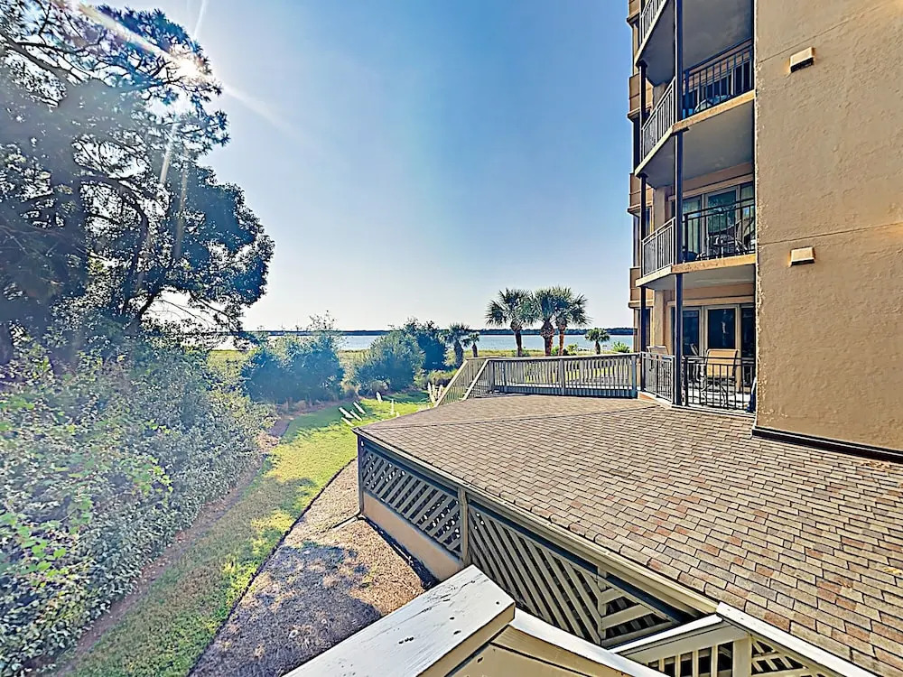 New Listing! All-suite Ocean-view W/ Pool 2 Bedroom Condo