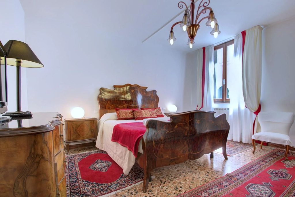 SAN MARCO CANAL VIEW#1 aircond, 4 pax, 120sqm Wifi