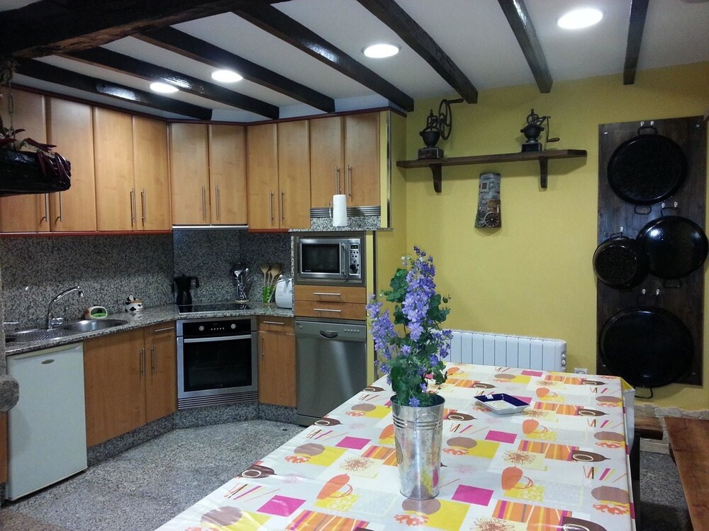 House With 5 Bedrooms in Cuntis, With Wonderful Lake View, Private Poo
