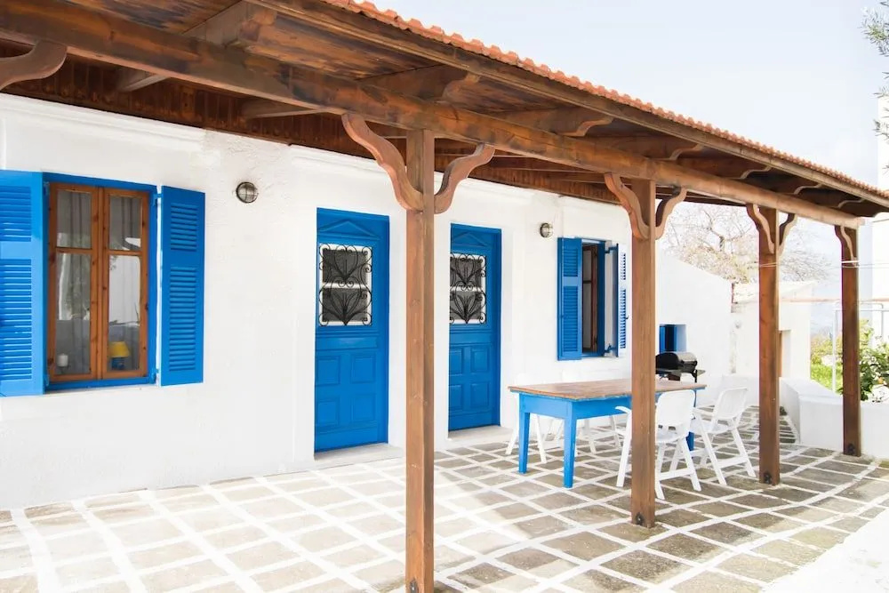 Damatria Family Cottage