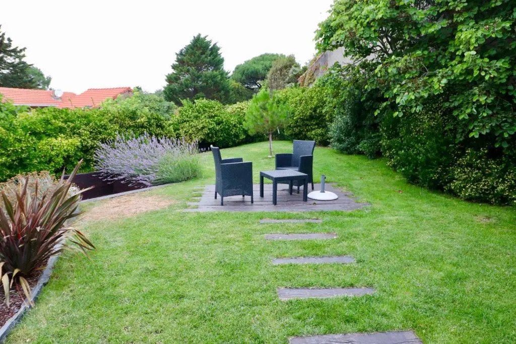 Lovely renovated cottage 150m from the beach