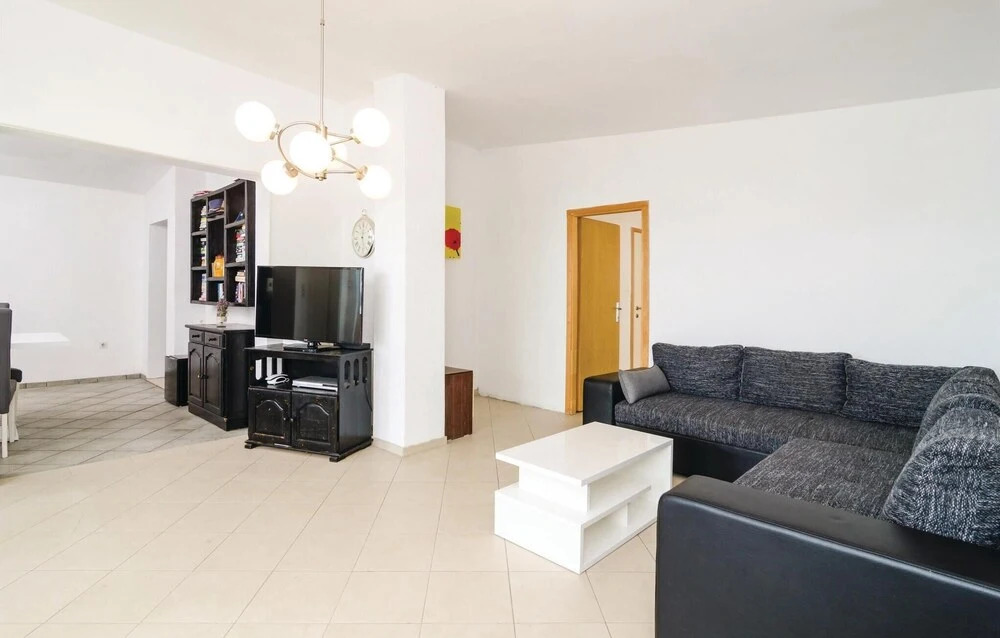 Nice Home in Klek With Wifi and 4 Bedrooms