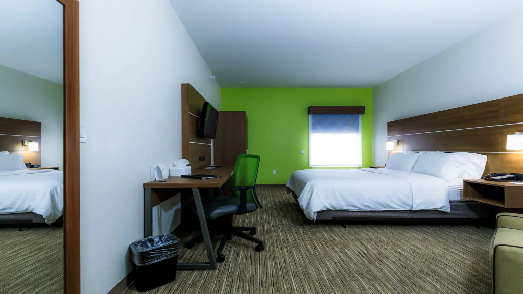 Holiday Inn Express Osage Beach - Lake of the Ozarks by IHG