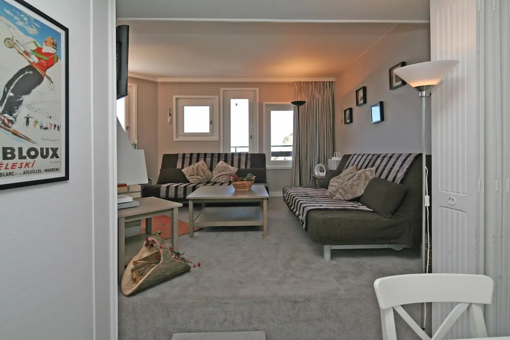 Apartment Blanchot