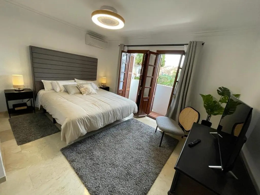 Exquisite NEW townhouse/Front Beach/2BEDR/2,5BATH