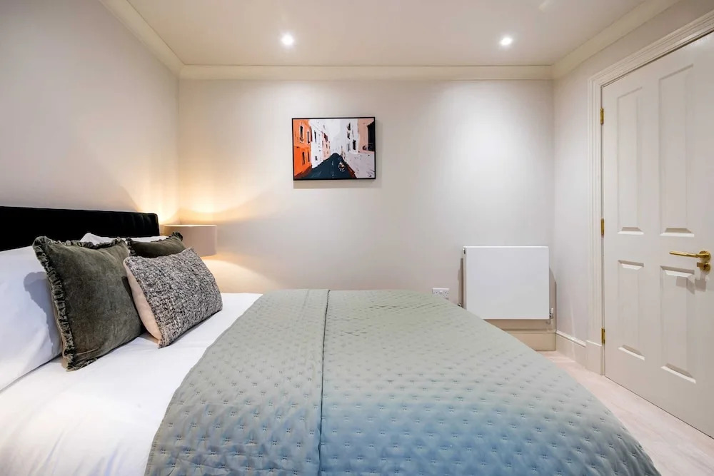 Marble Arch Suites