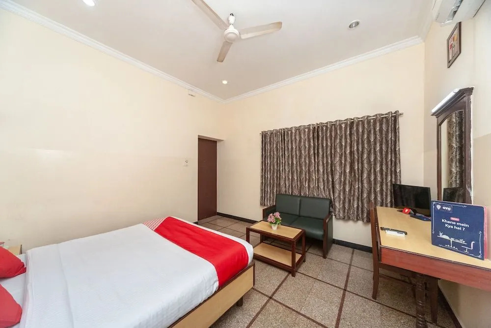 OYO 22280 Kences Inn