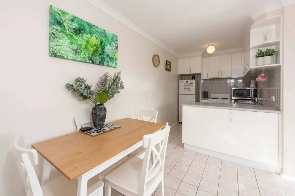 Bright & Comfortable 1BR Unit in Trendy Brunswick!