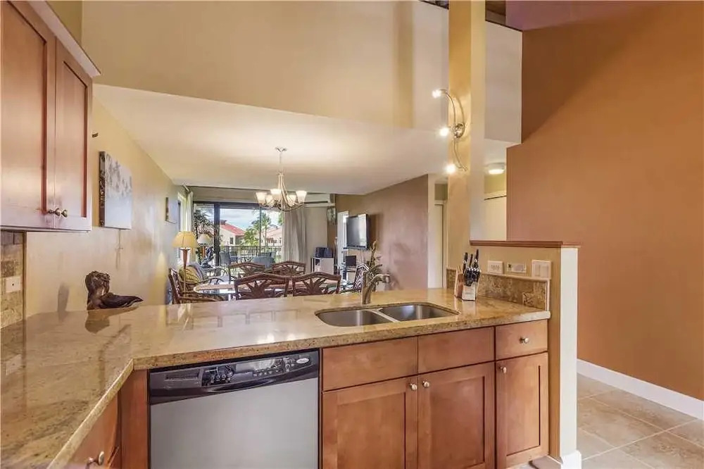 Kamaole Sands 2401 - Three Bedroom Condo with Ocean View