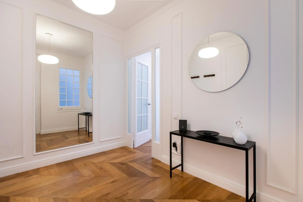Majestic 4BR/4BATH apartment in Sagrada Familia area