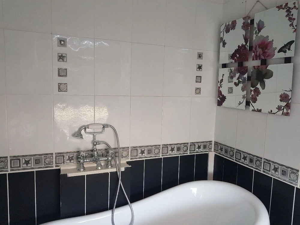 Tranquil Retreat - 3 Bedroom House with hot tub