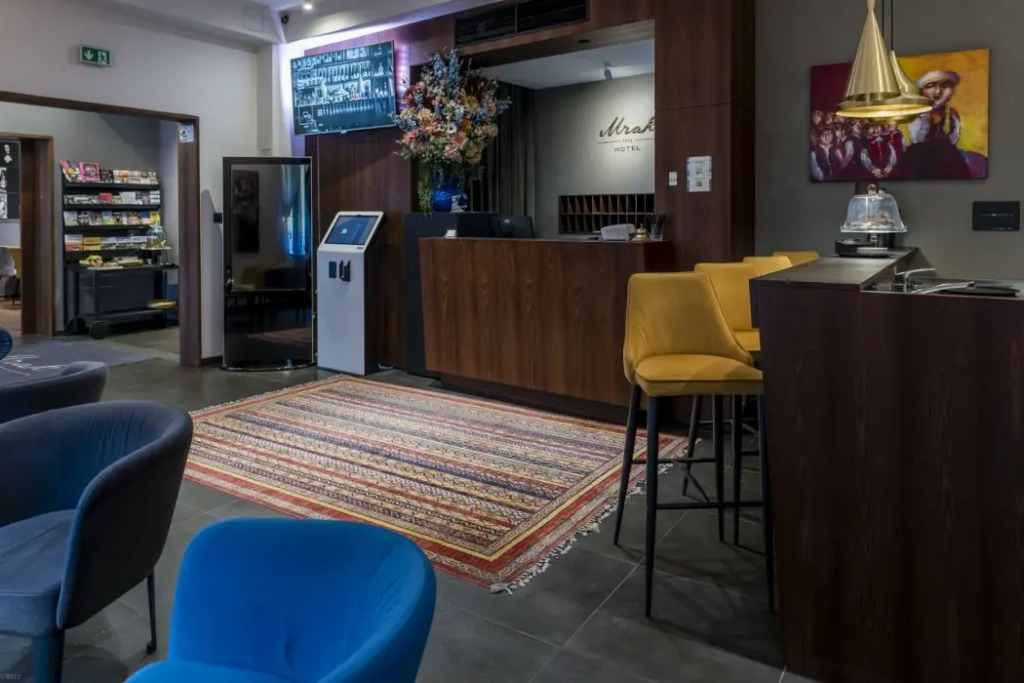 Hotel Mrak