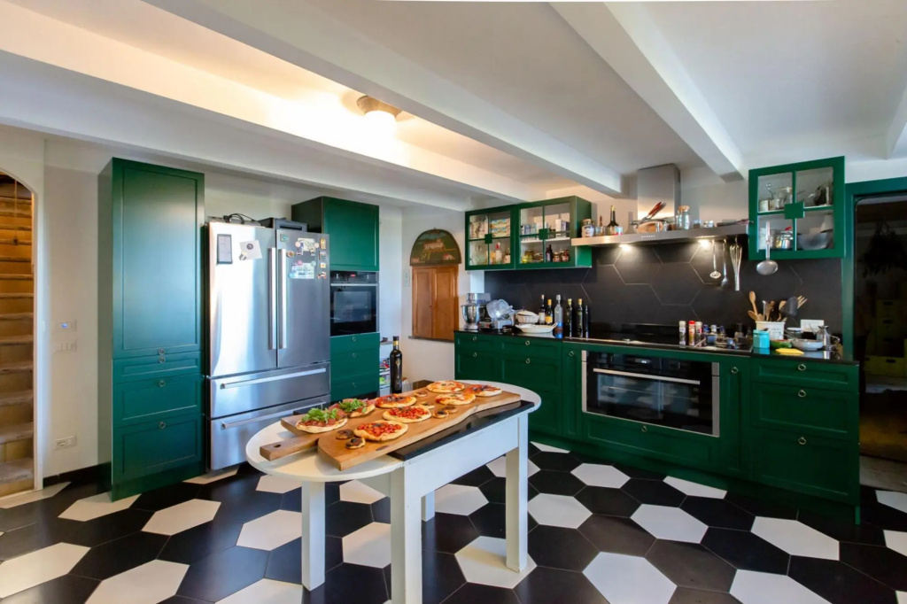 As soon as you have passed the gates of the majestic avenue of Borgo Poggio Amante until you arrive-Borgo Poggio Amante