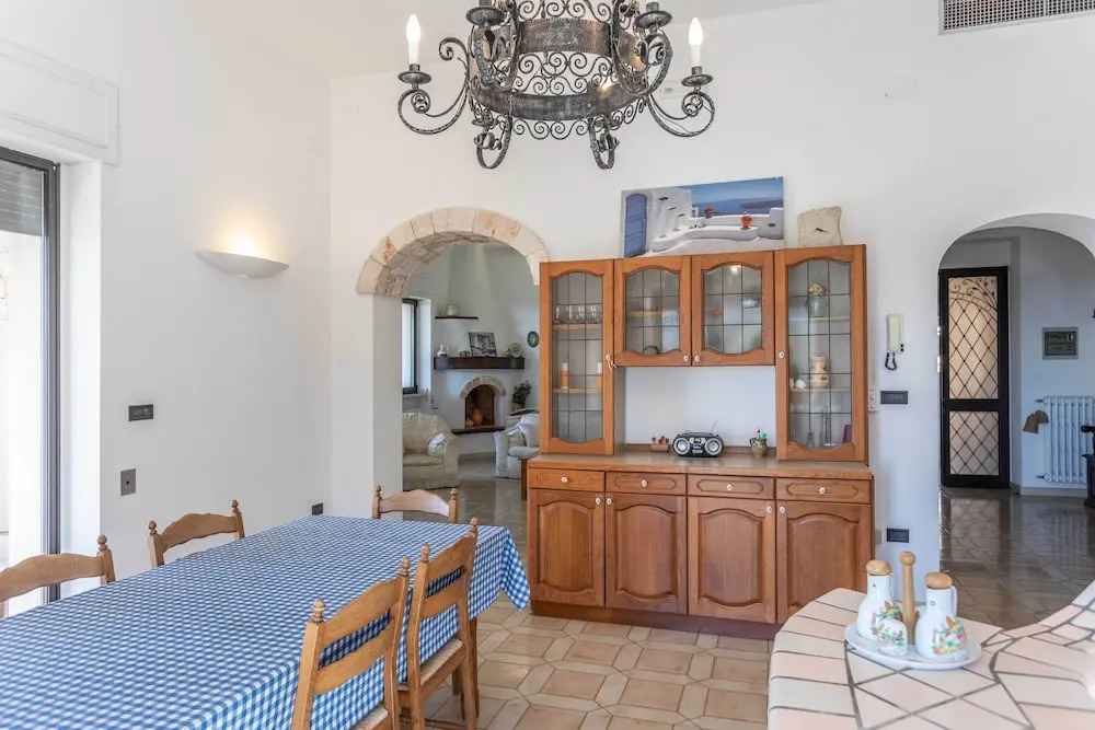 Emma's Villa facing the sea with swimming pool