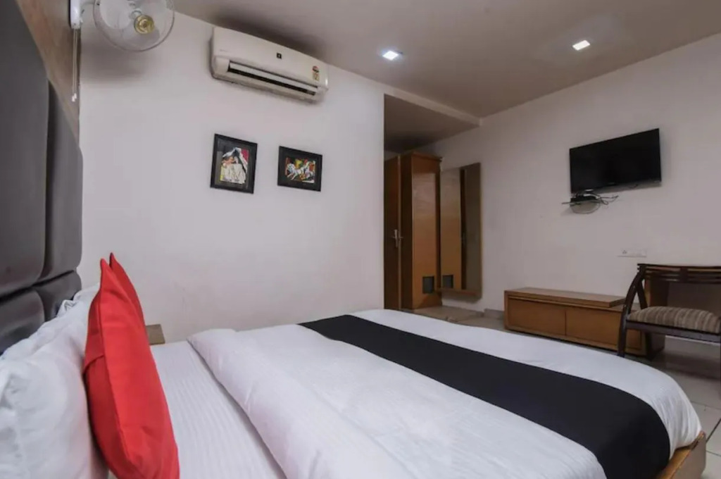 Hotel JPS Residency