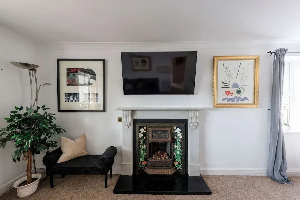 Spacious 4-bed Seaside Retreat in Selsey