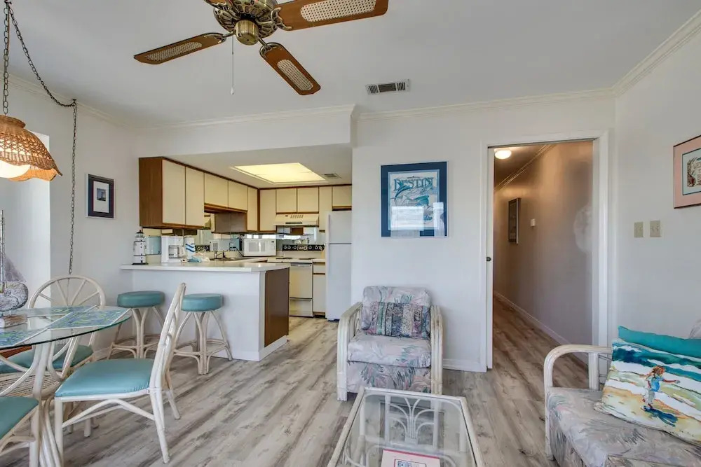 Summer Breeze 312 1 Bedroom Condo by RedAwning