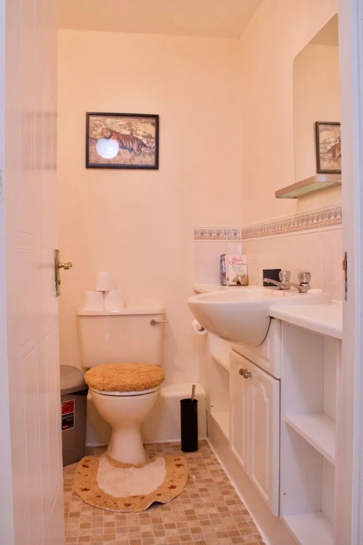 3 Bedroom Flat In Edinburgh