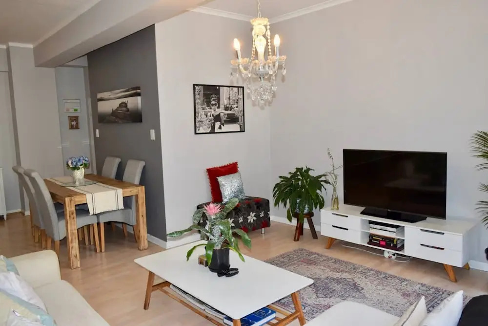 Beautiful Apartment in The Piazza With Pool and Gym