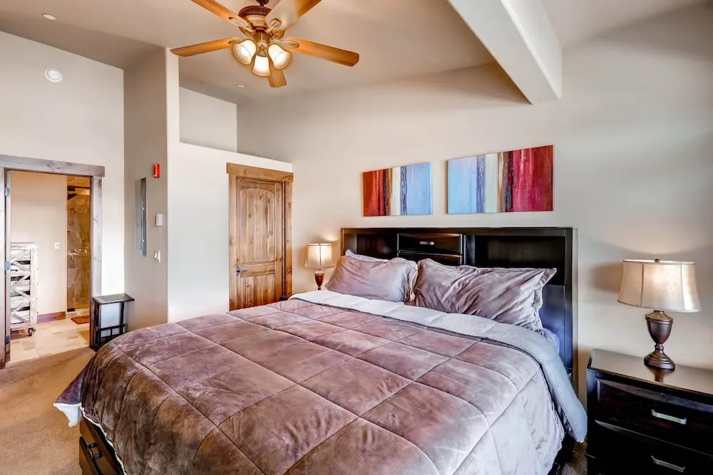 Boulevard Bend Condo: Stroll To Main St, Ski Shuttle