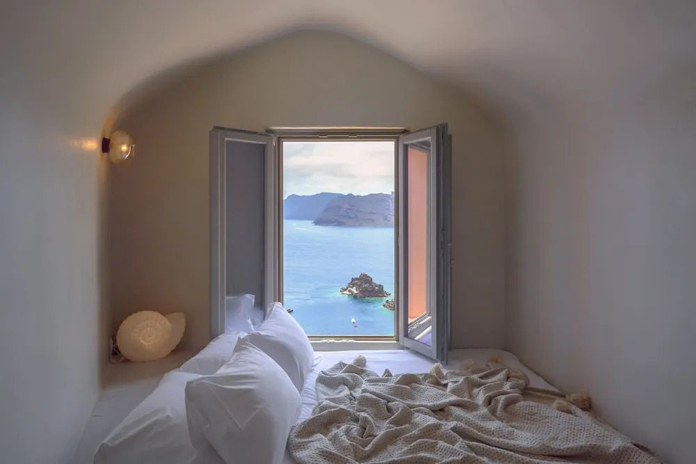 Oia Waves Cave Houses