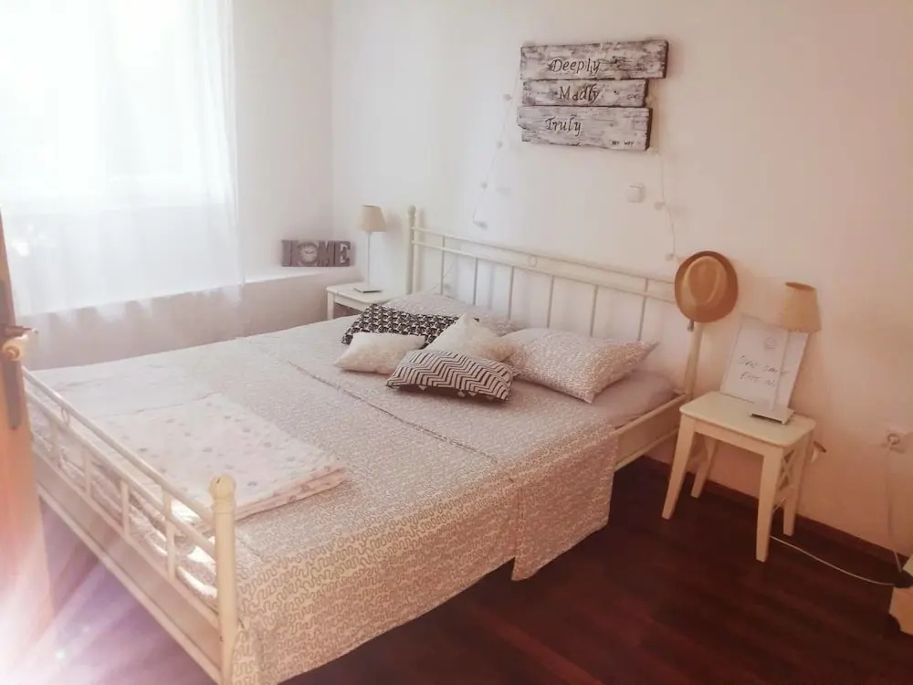 Apartment and Rooms Vilma