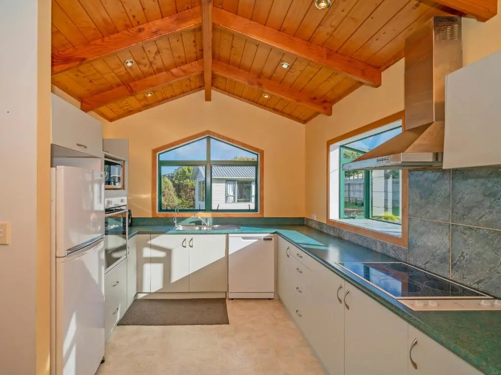 Sensational on Centennial - Whitianga Holiday Home