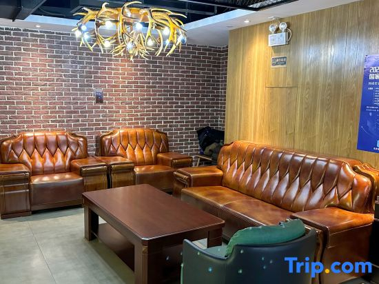 James Joyce Coffetel (Beijing Tian'an men Wangfujing Subway Station)